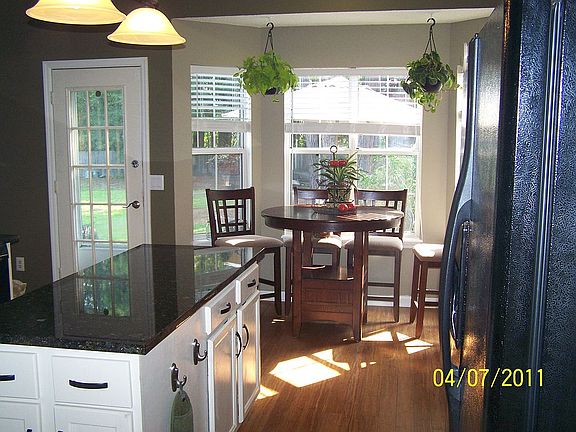 3rd image of 712 Alwyn Blvd