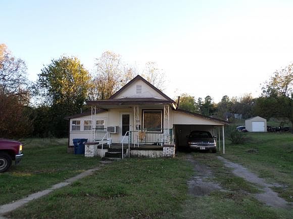 1st image of 304 W Kiowa Ave