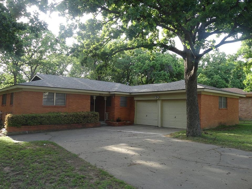 1st image of 804 Oakwood Dr