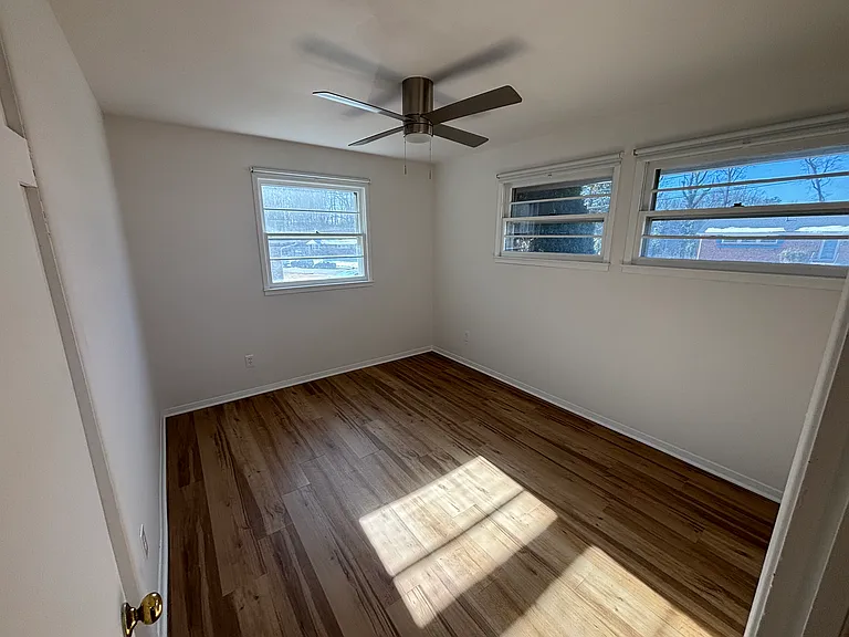 5321 Ravensworth Rd — Photo 15