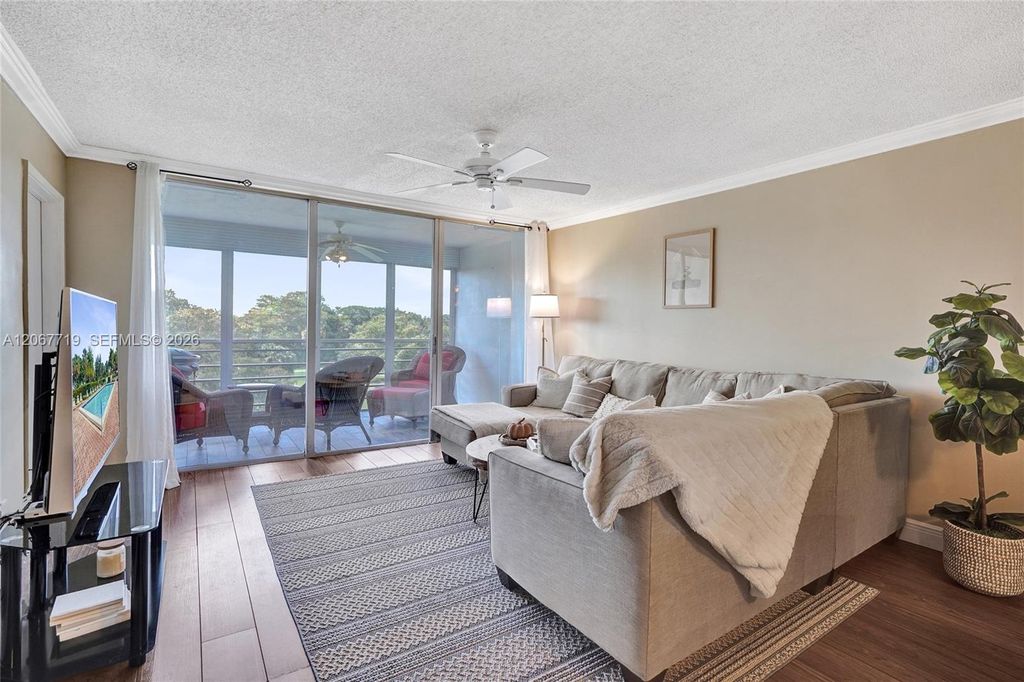 605 Oaks Dr APT 504, photo 8