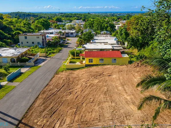 135 Calle Zorzal, Aguadilla, PR 00603