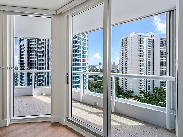 21055 Yacht Club Dr #1903 — Photo 24