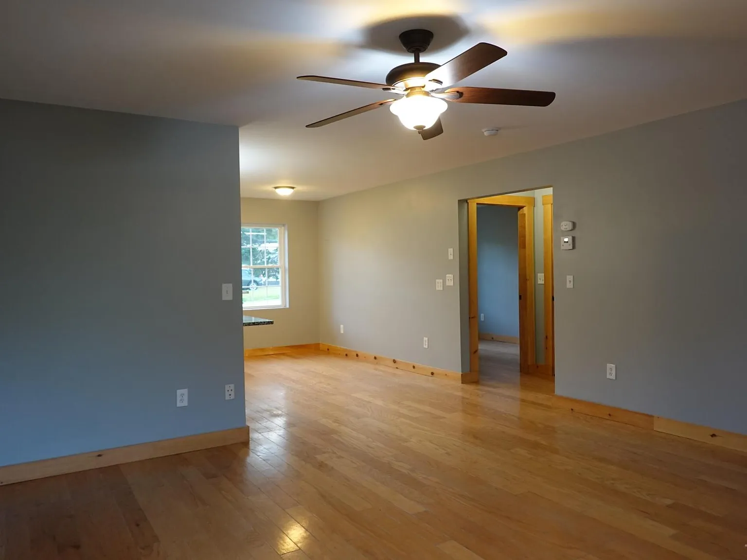 3 bed, 1150 sqft, $2,350 — Photo 3