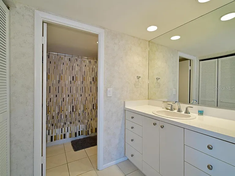 2425 Gulf Of Mexico Dr #7F — Photo 33