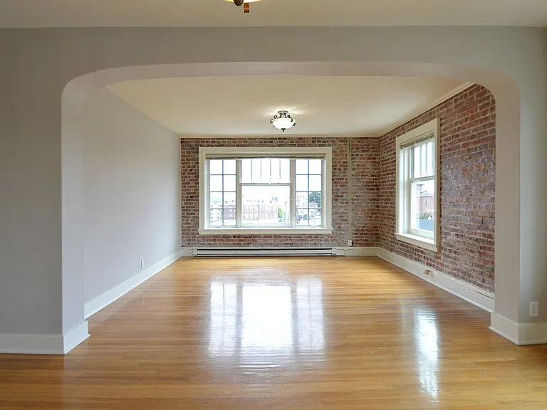 Townhouse Apartments — Photo 4