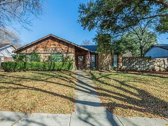 2nd image of 2921 Chancellor Dr
