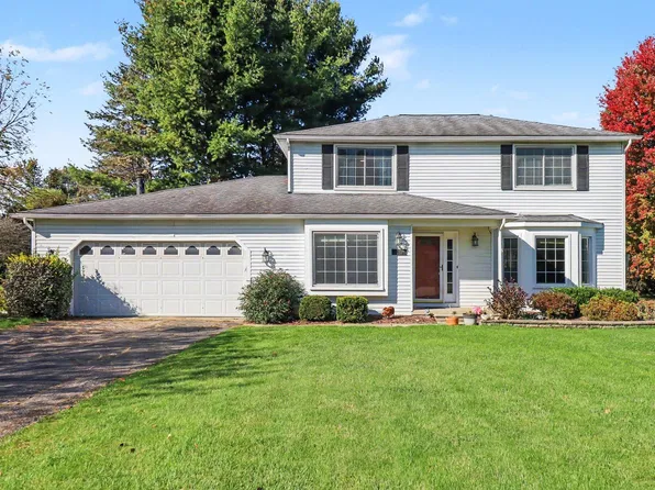 5556 Pebble Ridge Ct, Ann Arbor, MI 48108