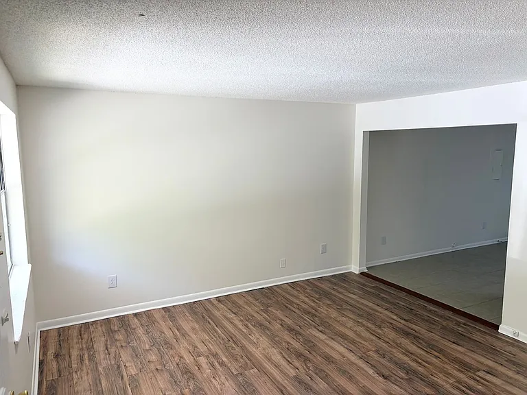 2701 McIntosh Dr — Photo 3
