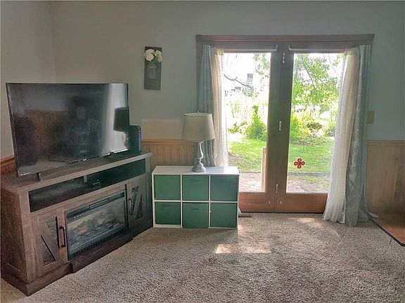 5th image of 9151 Applewood Ct