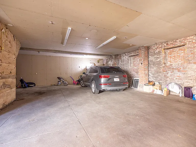 681 E 5th St #A — Photo 15