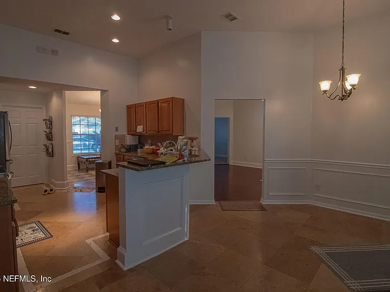 8146 Leafcrest Dr — Photo 12