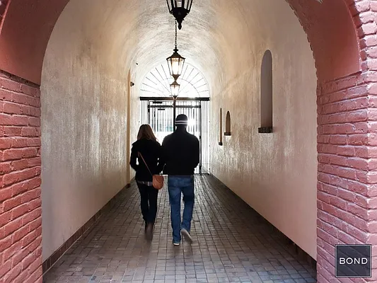 Sold by Bond New York | media 7