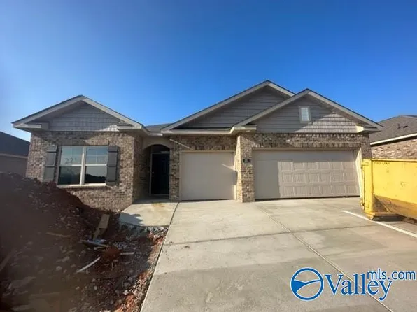 225 Antler Ridge Dr, Huntsville, AL 35811