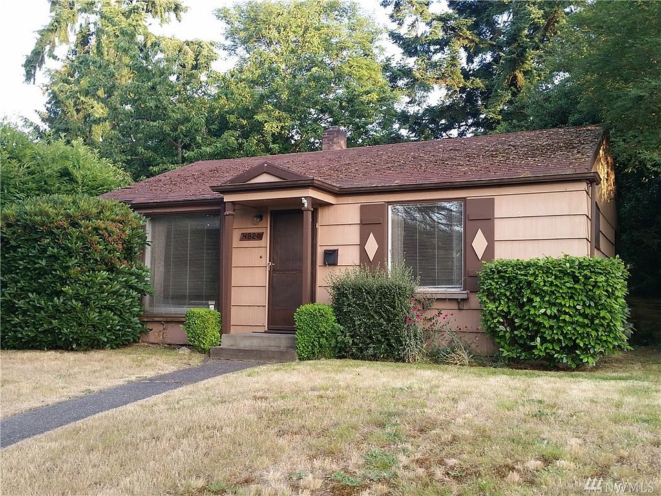 1st image of 4820 N 31st St