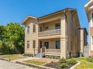 1602 Tremont St, Galveston, TX 77550