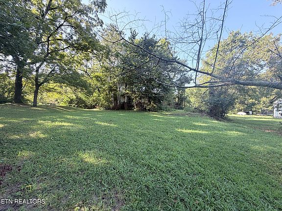 2nd image of 211 Patty Rd