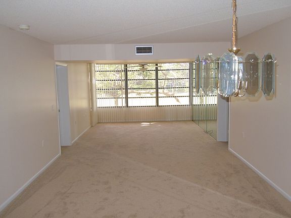 5th image of 1709 Whitehall Dr