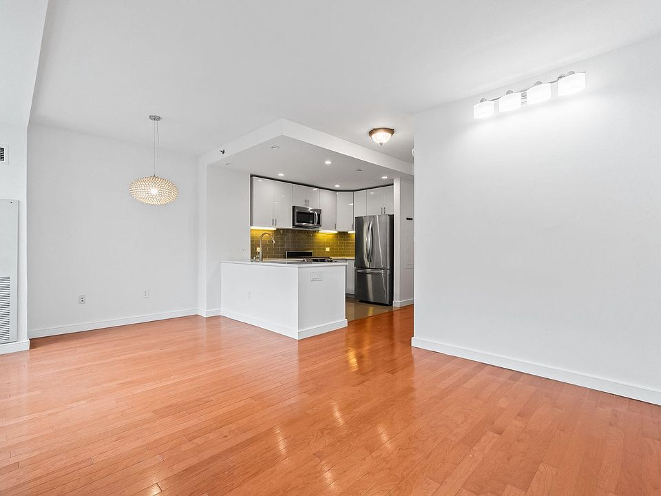 1st image of 1 Shore Ln #619