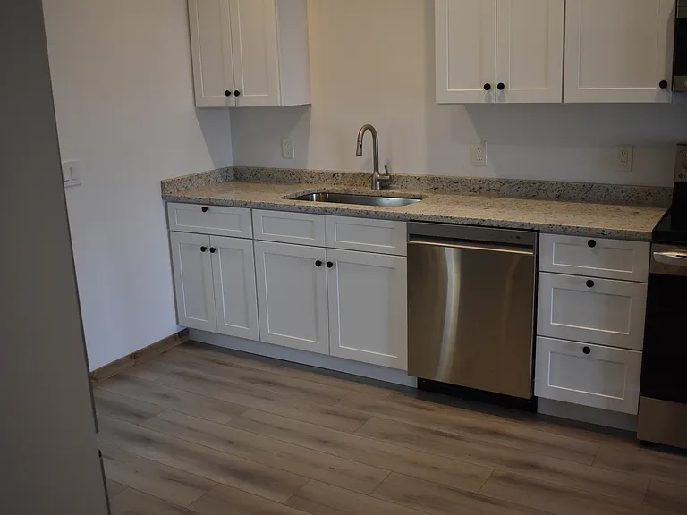 316 Hatley Dr — Photo 4