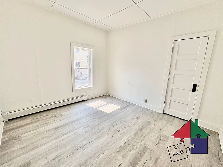 94 Malletts Bay Ave — Photo 18