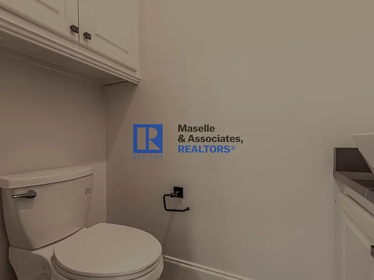 412 Dover Ln — Photo 35