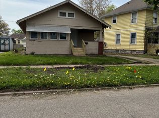 1033 W 6th St, Waterloo, IA 50702