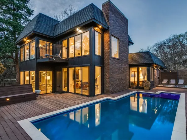 9016 Stone Creek Pl, Dallas, TX 75243