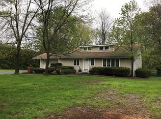 127 Aspen Dr, Rochester, NY 14625