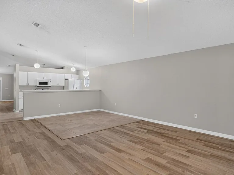 1845 Saga Ct — Photo 15