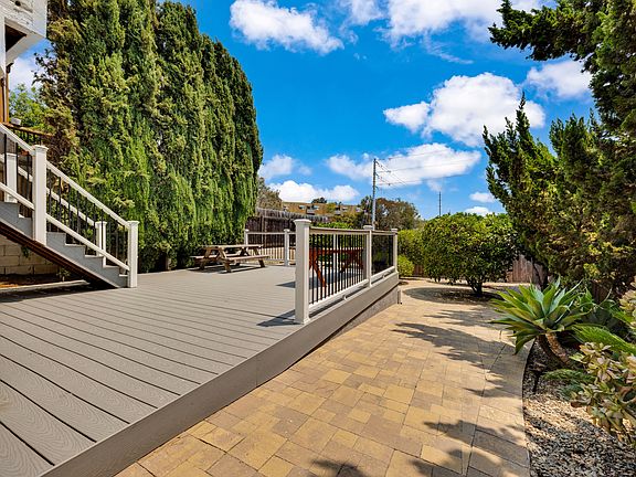 4th image of 1309 Gregory St