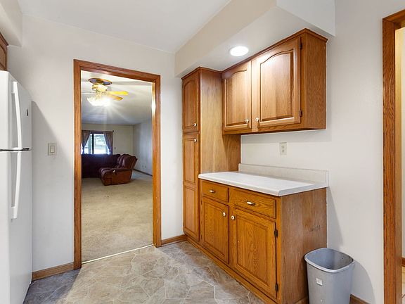 4th image of 1632 Poplar Ln