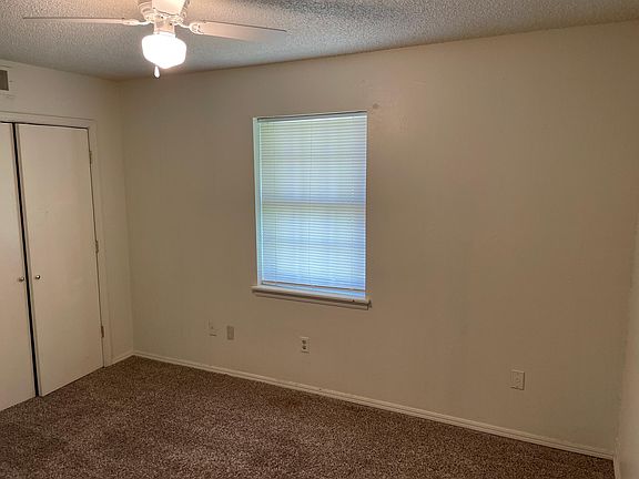 5th image of 604 Plaza Dr