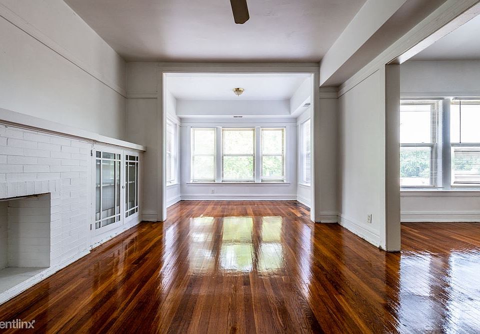 7151 S Indiana Apartments Chicago Living Room_01