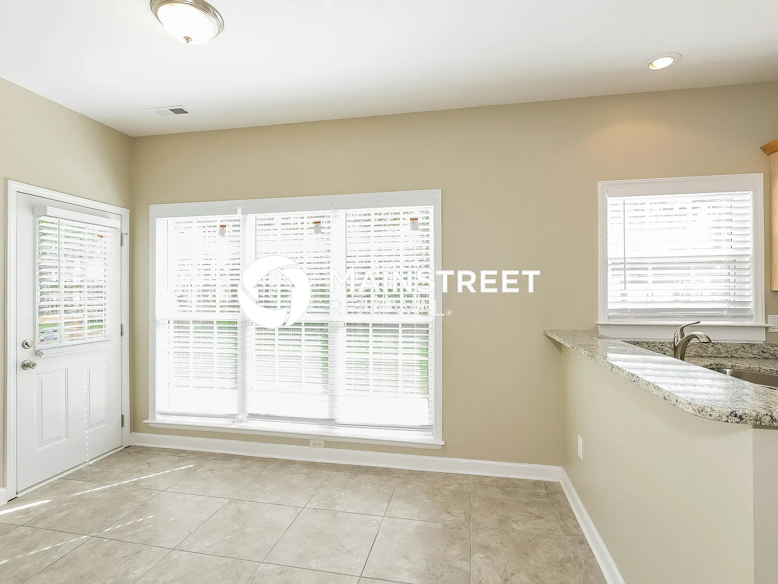 4000 Enderbury Dr — Photo 4