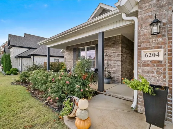 6204 S 61st St, Rogers, AR 72758