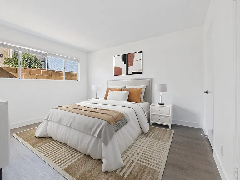 Sepulveda Apartments — Photo 8