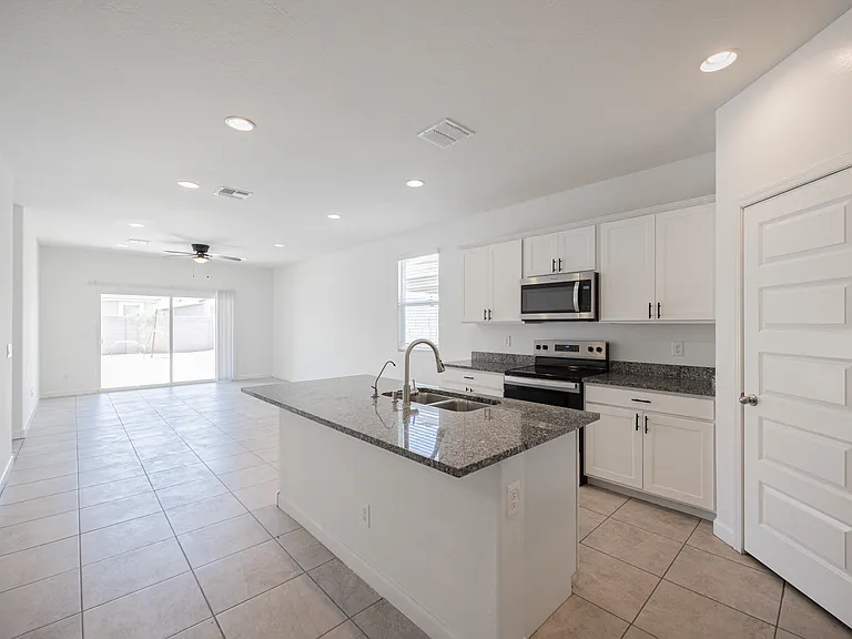38165 W Excussare Way — Photo 11