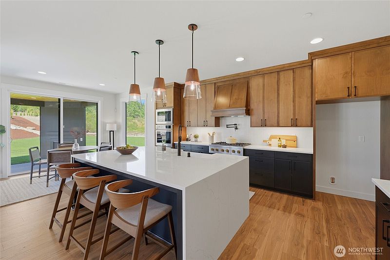 3rd image of 14821 210th Avenue E #1504