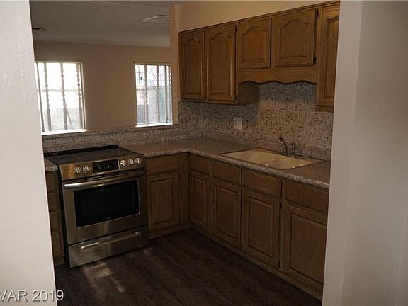 4th image of 3946 Voxna St
