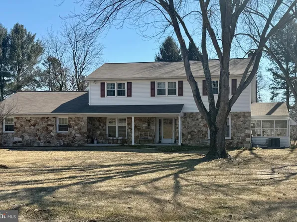 1048 W Niels Ln, West Chester, PA 19382