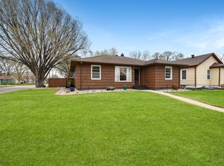 322 12th St N, Moorhead, MN 56560