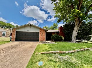 3255 Weather Vane Ln, Dallas, TX 75228