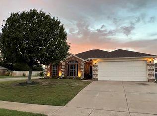 952 Thistle Meade Cir, Burleson, TX 76028
