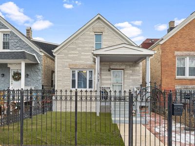 1717 N Ridgeway Ave, Chicago, IL, 60647