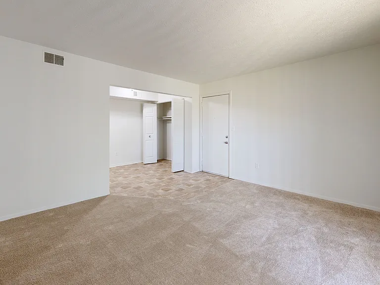 Country Meadow Apartments — Photo 18