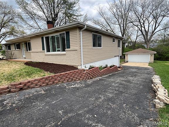2nd image of 512 Bryan Ave