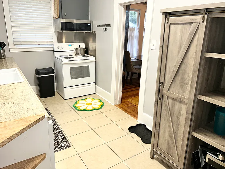 1039 Riviera St — Photo 27