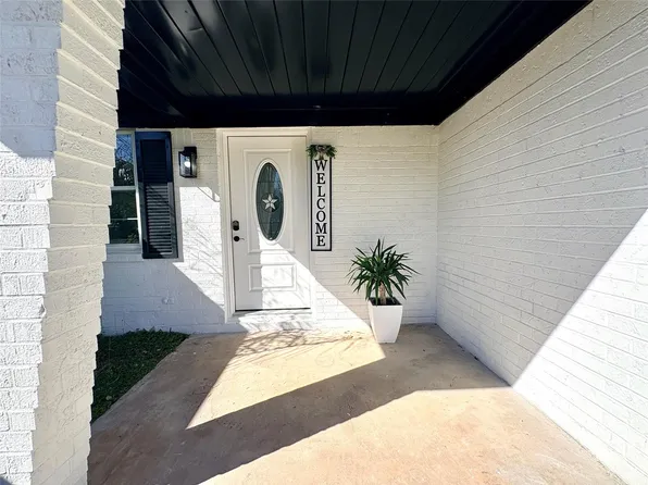 413 La Bradford Dr, Bay City, TX 77414