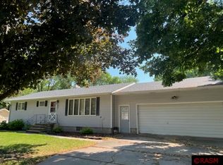 815 S Rice St, Blue Earth, MN 56013